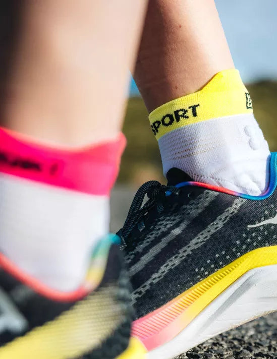 Compressport | Pro Racing Socks V4 | Run Low | White / Yellow / Pink