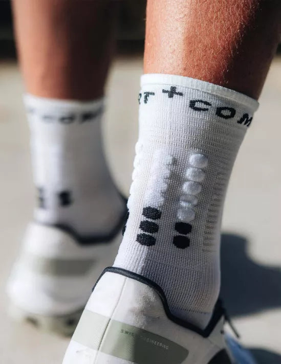 Compressport | Pro Marathon Socks V2 | White / Black